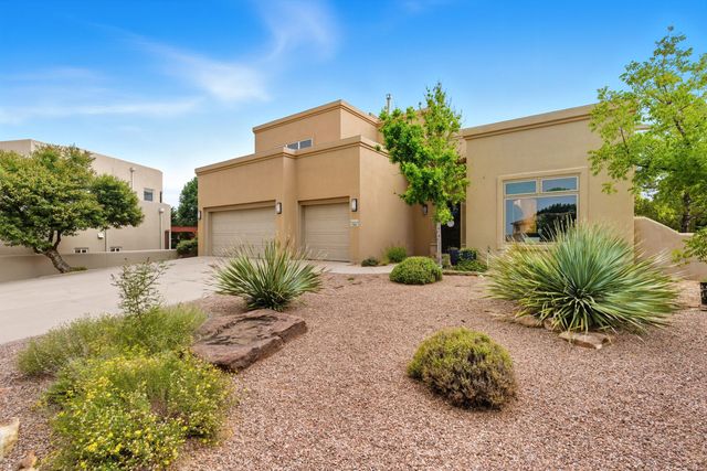 5604 MARIOLA Place NE, Albuquerque, NM 87111