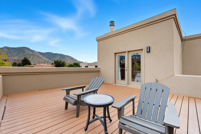 5604 MARIOLA Place NE, Albuquerque, NM 87111