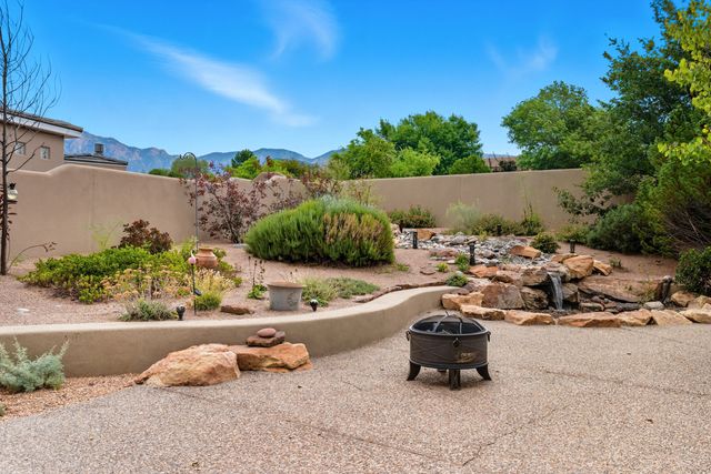 5604 MARIOLA Place NE, Albuquerque, NM 87111