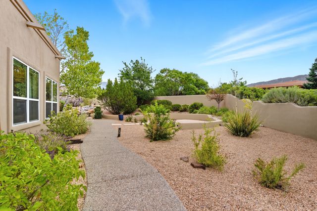 5604 MARIOLA Place NE, Albuquerque, NM 87111