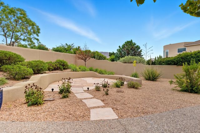 5604 MARIOLA Place NE, Albuquerque, NM 87111