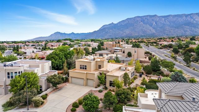 5604 MARIOLA Place NE, Albuquerque, NM 87111