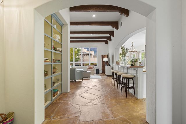 5604 MARIOLA Place NE, Albuquerque, NM 87111