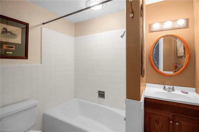 5630 Clinedale Court, Pfafftown, NC 27040