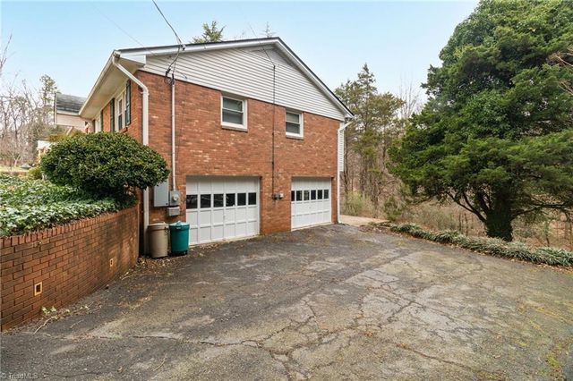 5630 Clinedale Court, Pfafftown, NC 27040