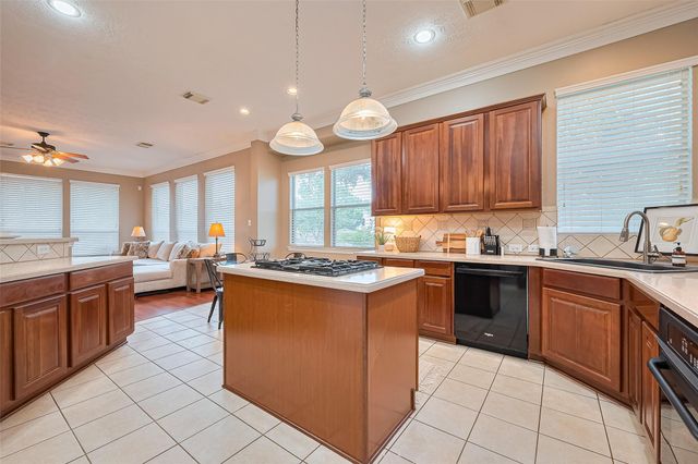 2500 Amy Lee Drive, Conroe, TX 77304