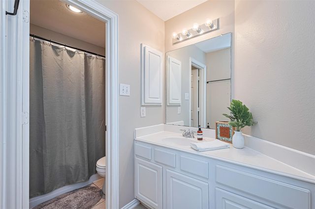 2500 Amy Lee Drive, Conroe, TX 77304