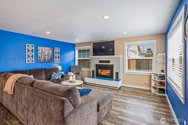 950 SE 4th Avenue, Oak Harbor, WA 98277