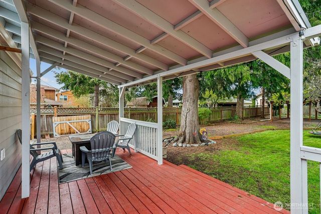 950 SE 4th Avenue, Oak Harbor, WA 98277