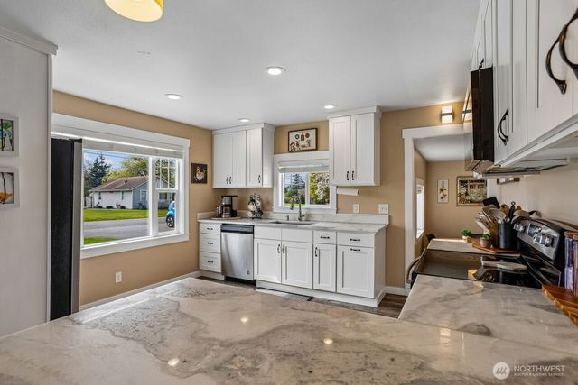 950 SE 4th Avenue, Oak Harbor, WA 98277