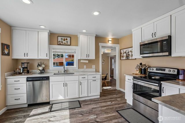 950 SE 4th Avenue, Oak Harbor, WA 98277