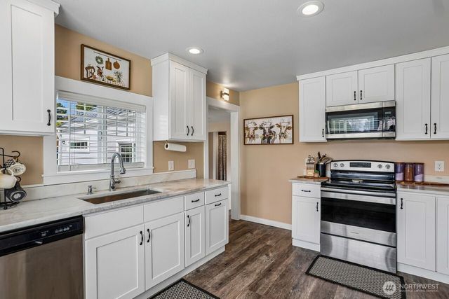 950 SE 4th Avenue, Oak Harbor, WA 98277