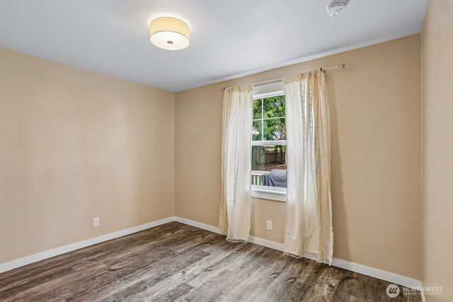 950 SE 4th Avenue, Oak Harbor, WA 98277