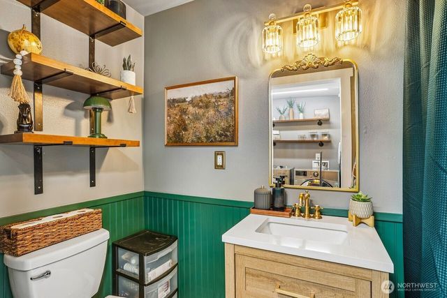 950 SE 4th Avenue, Oak Harbor, WA 98277