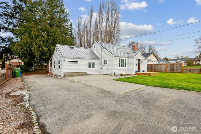 950 SE 4th Avenue, Oak Harbor, WA 98277