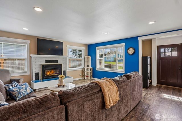 950 SE 4th Avenue, Oak Harbor, WA 98277