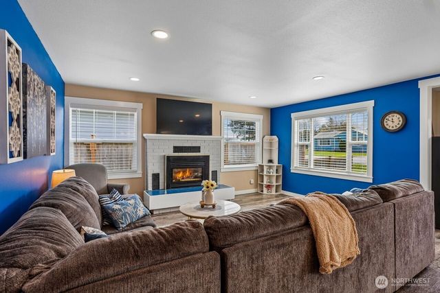 950 SE 4th Avenue, Oak Harbor, WA 98277