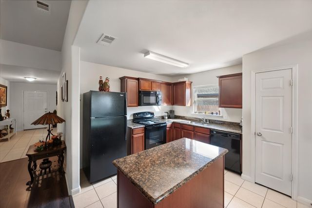 1008 Primrose Drive, Sanger, TX 76266