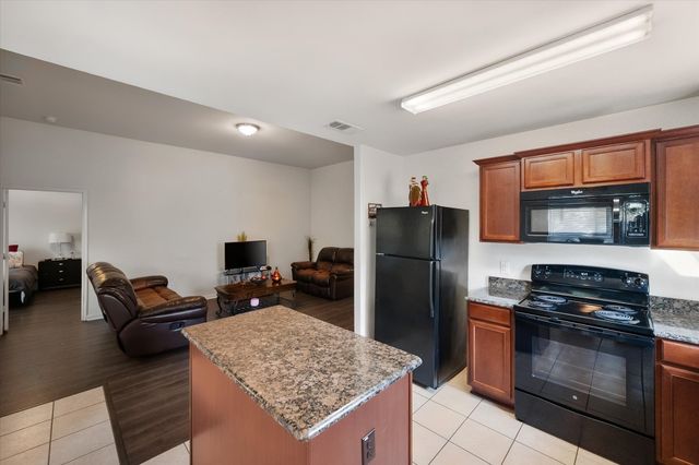 1008 Primrose Drive, Sanger, TX 76266