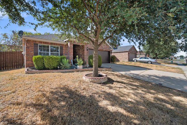 1008 Primrose Drive, Sanger, TX 76266