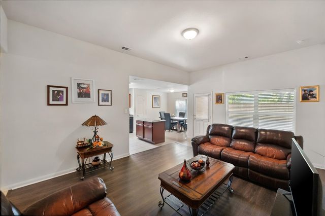 1008 Primrose Drive, Sanger, TX 76266