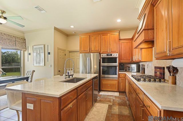 41136 Clearwater Ave, Gonzales, LA 70737