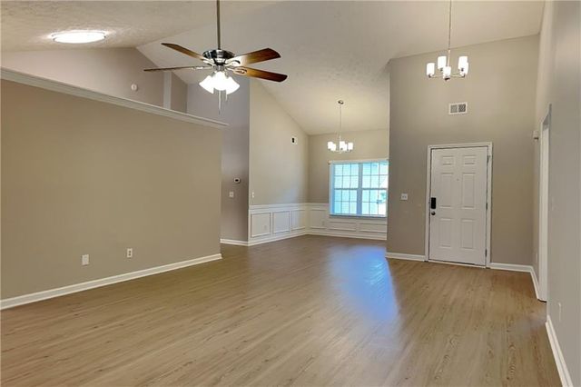 638 Castlebrooke Way, Lawrenceville, GA 30045