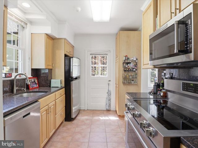 6205 29TH ST NW, Washington, DC 20015