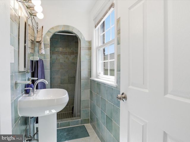 6205 29TH ST NW, Washington, DC 20015