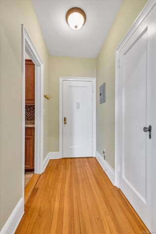 141 Woodmere Boulevard 5H, Woodmere, NY 11598