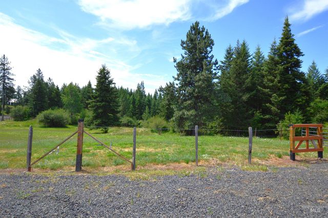 1150 Three Mile Rd, Weippe, ID 83553