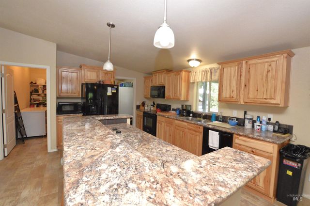1150 Three Mile Rd, Weippe, ID 83553