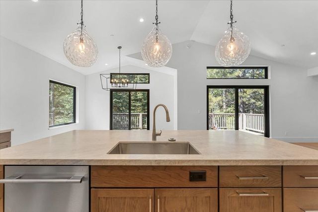 7132 8th Avenue, Tahoma, CA 96142