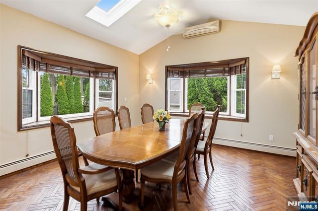26 Dora Avenue, Waldwick, NJ 07463