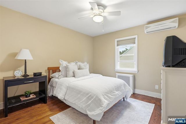 26 Dora Avenue, Waldwick, NJ 07463