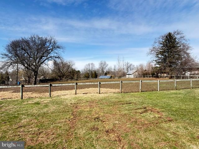 969 N GRANGE AVE, Collegeville, PA 19426