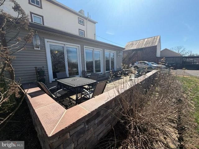 969 N GRANGE AVE, Collegeville, PA 19426