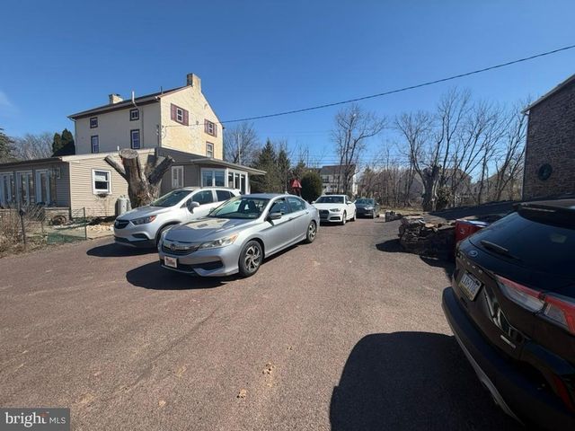 969 N GRANGE AVE, Collegeville, PA 19426