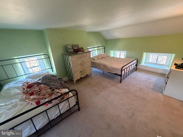 969 N GRANGE AVE, Collegeville, PA 19426