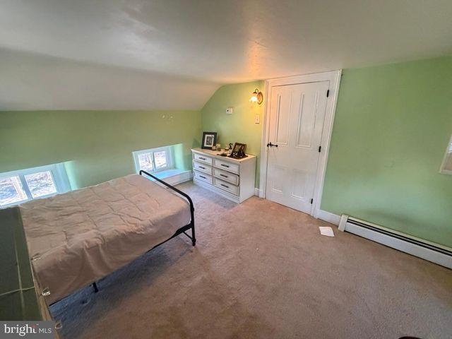 969 N GRANGE AVE, Collegeville, PA 19426