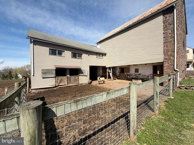 969 N GRANGE AVE, Collegeville, PA 19426