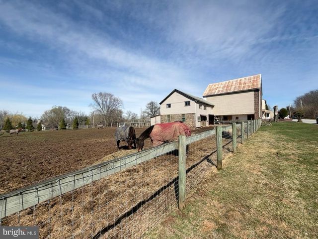 969 N GRANGE AVE, Collegeville, PA 19426