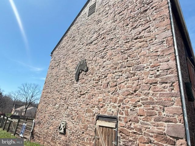 969 N GRANGE AVE, Collegeville, PA 19426