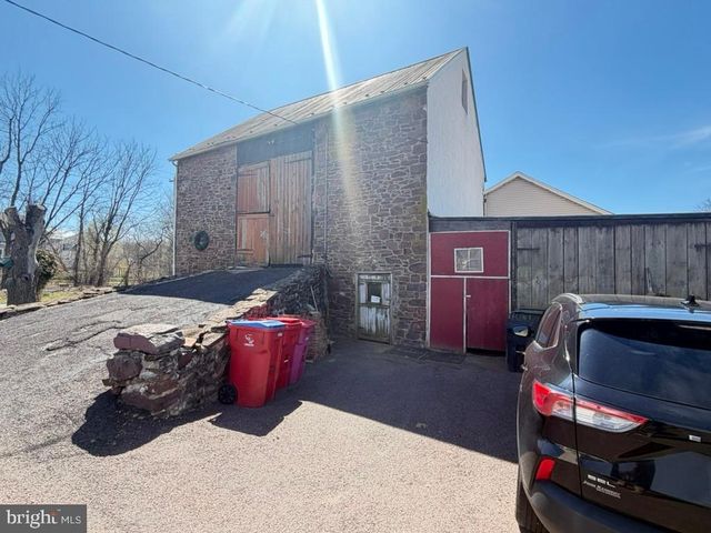 969 N GRANGE AVE, Collegeville, PA 19426