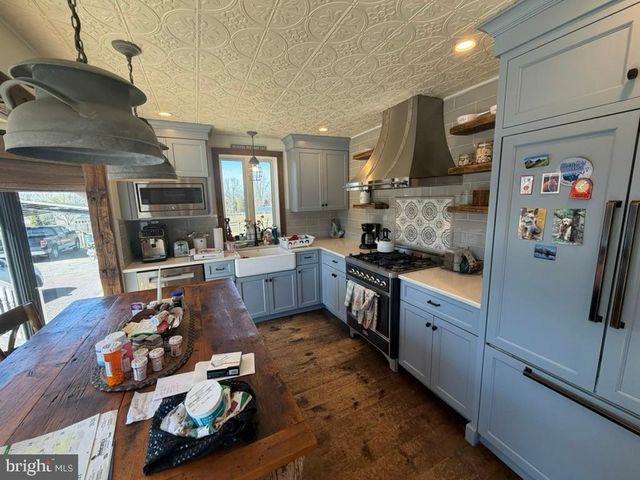 969 N GRANGE AVE, Collegeville, PA 19426