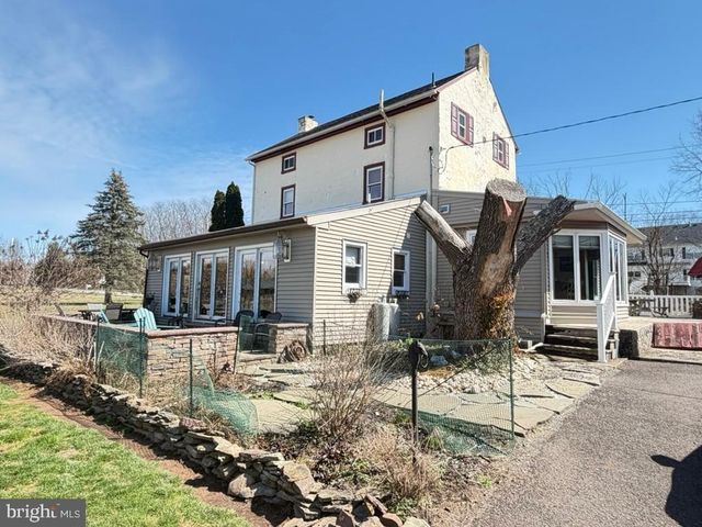 969 N GRANGE AVE, Collegeville, PA 19426