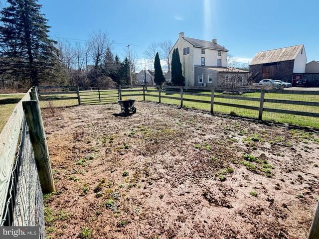 969 N GRANGE AVE, Collegeville, PA 19426