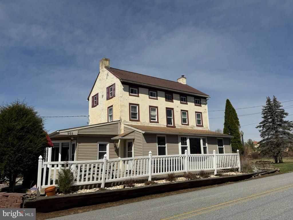 969 N GRANGE AVE, Collegeville, PA 19426