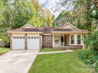 9026 Louvaine Drive, Charlotte, NC 28227