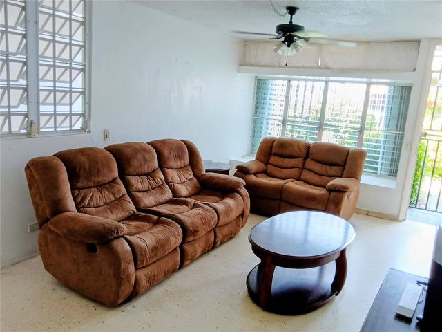 Calle 87 VILLA CAROLINA 77-27, Carolina, PR 00985